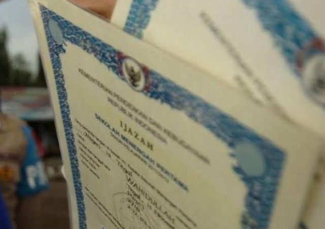 Kadisdik Riau Tegaskan Pengambilan Belasan Ribu Ijazah di Sekolah Gratis Tanpa Pungutan