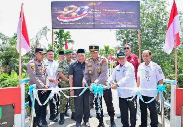 Wujud Sinergi Polri dan Pemda, Jembatan Merah Putih Presisi Resmi Hubungkan Desa Ketam Putih