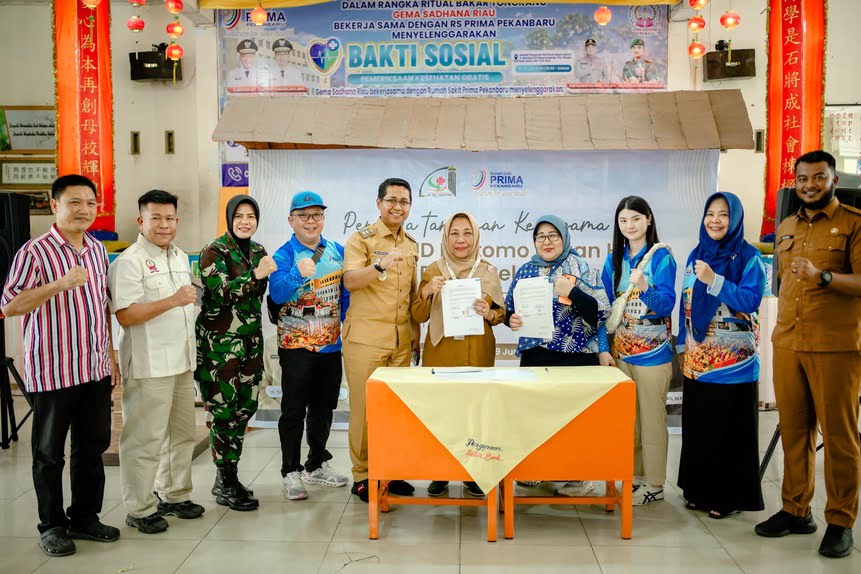 Sambut Bakar Tongkang 2026, Wabup Jhony Charles Buka Sunat Massal di Sekolah Setia Budi