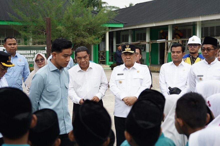 Kunjungi Rokan Hilir, Wapres Gibran Tinjau Langsung Program Makan Bergizi Gratis dan Sarana Pendidikan