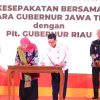 Perkuat Ekonomi Lintas Pulau, Pemprov Riau dan Jatim Teken 11 Perjanjian Kerja Sama