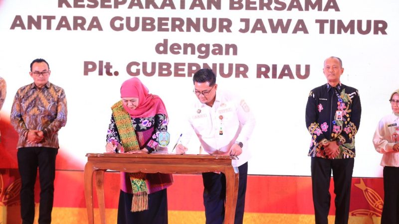 Perkuat Ekonomi Lintas Pulau, Pemprov Riau dan Jatim Teken 11 Perjanjian Kerja Sama