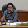 Ketua Pansus Abdullah Serahkan 126 Halaman Laporan Optimalisasi Pendapatan Riau