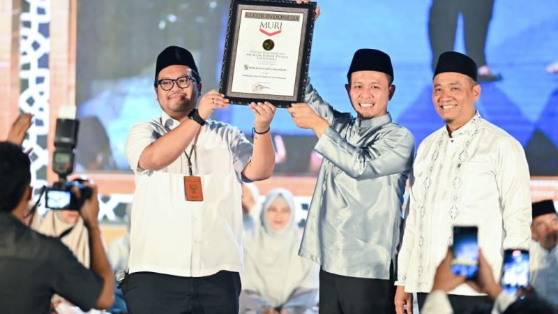 Pecahkan Rekor MURI, 9.184 ASN Pemko Pekanbaru Menggema Baca Surah Al-Mulk Serentak