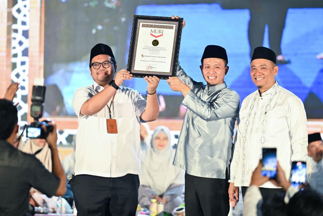 Pecahkan Rekor MURI, 9.184 ASN Pemko Pekanbaru Menggema Baca Surah Al-Mulk Serentak