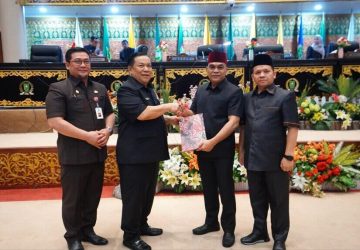 Plt Gubernur SF Hariyanto Serahkan Ranperda Pertanggungjawaban APBD 2025 dalam Rapat Paripurna DPRD Riau