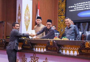 DPRD Pekanbaru Gelar Paripurna Ke-2, Sahkan Perubahan Pimpinan Komisi III dan Rampungkan Laporan Reses