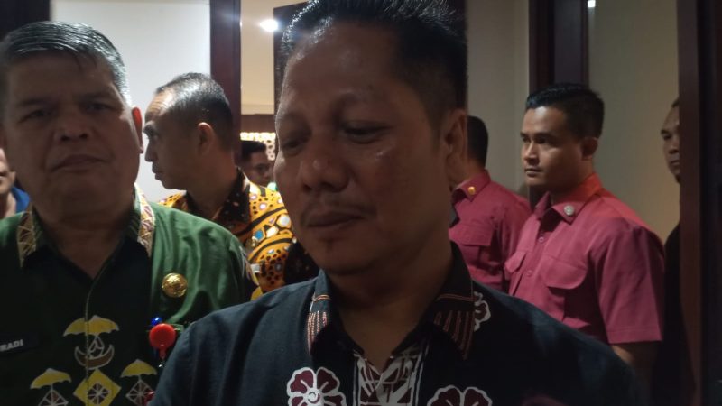 Pasca OTT Bupati Kuansing oleh KPK, Mukhlisin Resmi Diangkat Menjadi Plt Bupati Kuansing