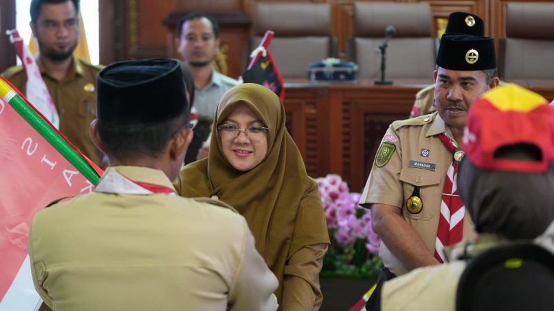 Kisah Reuni 25 Tahun: Bupati Afni Z Lepas Kontingen Jamnas XII Siak dengan Penuh Haru