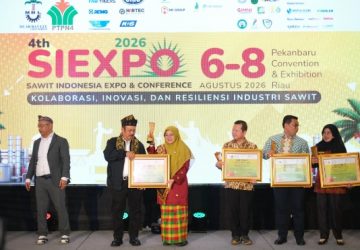 Komitmen Lindungi Petani, Bupati Siak Afni Zulkifli Terima Sawit Indonesia Expo Award 2026