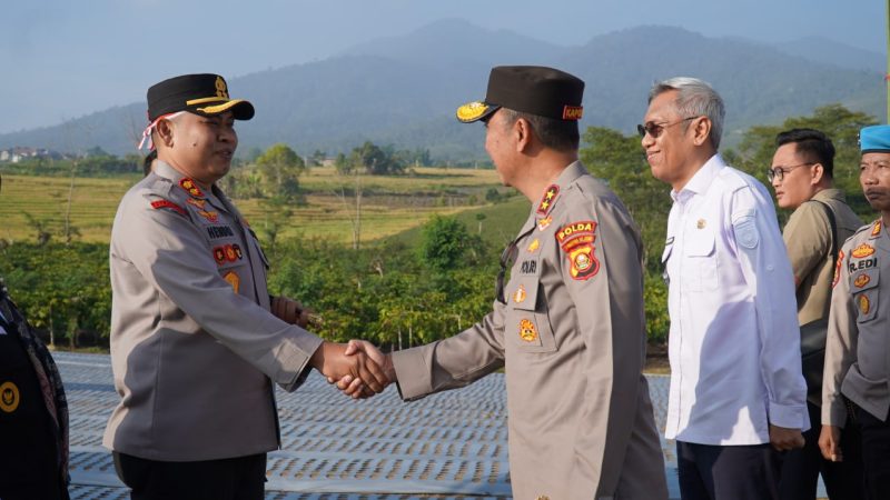 Dukung Swasembada Pangan, Kapolda Sumsel Ikuti Penanaman Bawang Putih Serentak