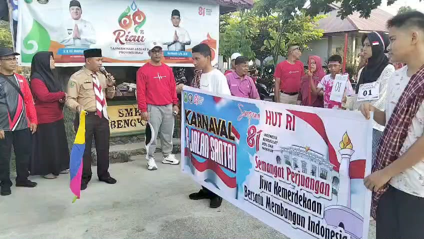 Meriahkan HUT ke-81 RI, SMKN 1 Bengkalis Gelar Pawai Karnaval Semarak Merah Putih
