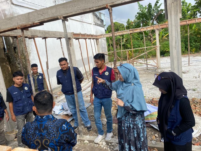 Dukung Wirausaha Desa, Tim Dosen UNILAK Integrasikan Bioflok dan Hidroponik di Tarai Bangun Kampar