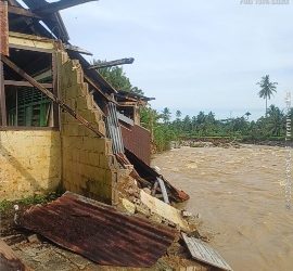 Hujan Deras, Bangunan SD 19 Baringin yang Tak Terpakai Roboh, Warga Soroti Kondisi Sungai