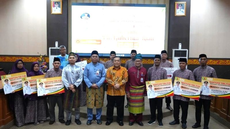 Wujud Apresiasi Dedikasi dan Integritas, Plt Gubernur Riau Lepas 11 Jamaah Umrah Berprestasi