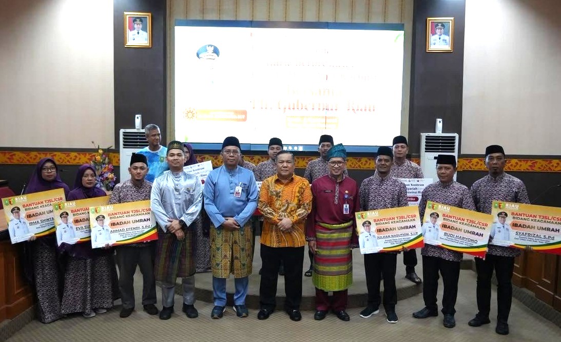 Wujud Apresiasi Dedikasi dan Integritas, Plt Gubernur Riau Lepas 11 Jamaah Umrah Berprestasi