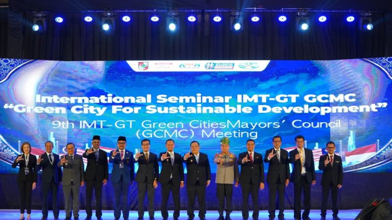 Perkuat Sinergi Regional, Pemprov Riau dan Pemko Pekanbaru Resmi Buka Seminar GCMC IMT-GT ke-9