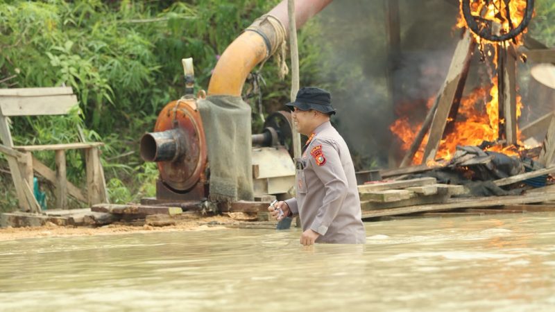 Dua Pekan Operasi Kuantan Merah Putih, Tim Gabungan Polda Riau dan Polres Kuansing Musnahkan 525 Rakit Emas Ilegal