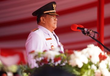 Pimpin Upacara HUT Ke-81 RI, SF Hariyanto Ajak Warga Riau Evaluasi Capaian Pembangunan