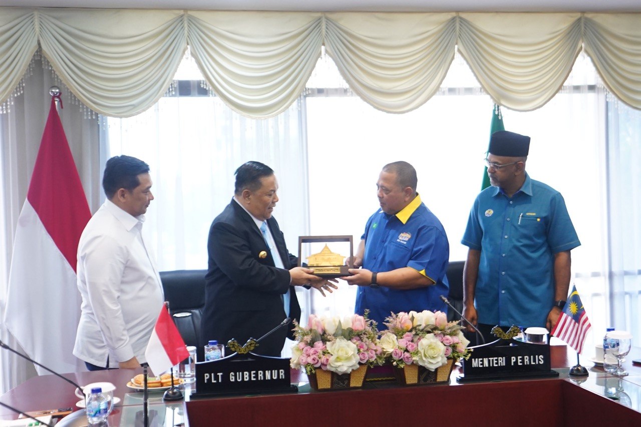 Perkuat Hubungan Serumpun, Menteri Besar Perlis Undang Plt Gubri SF Hariyanto ke Pesta Air Antarabangsa