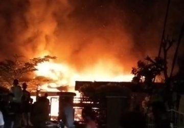 Dua Petak Rumah Terbakar di Piai Tanah Sirah Nan XX, Kerugian Ditaksir Rp800 Juta