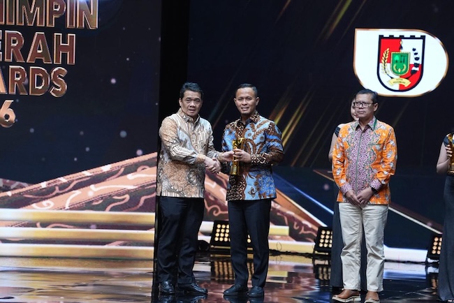 Sukses Benahi Jalan Rusak, Wali Kota Pekanbaru Agung Nugroho Sabet Pemimpin Daerah Award 2026