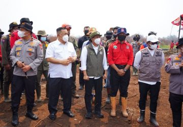 Gelorakan Semangat Gotong Royong, Pemprov Riau Siap All Out Padamkan Karhutla Bersama TNI-Polri