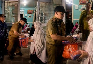 Camat Lubeg Ikrar Prakarsa Tinjau Lokasi Kebakaran di Tanah Sirah Piai Nan XX, Serahkan Bantuan untuk Korban