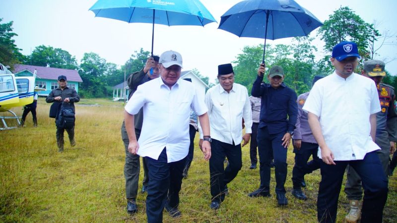 Hujan Iringi Maulid Nabi di Ulak Embacang, Gubernur Herman Deru dan Bupati Toha Tohet Disambut Antusias Warga