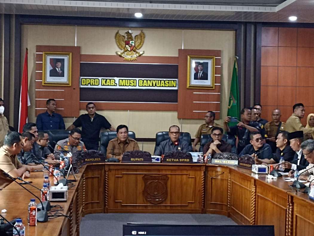 Bupati, Ketua DPRD, dan Kapolres Muba Temui Pedemo, Bahas Legalitas Penyulingan Minyak Tradisional