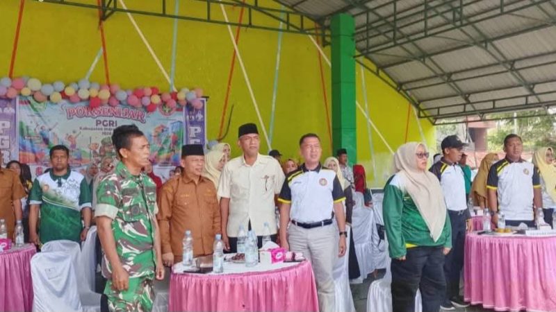 Plt Kadisdikbud Inhu Joni Maryanto Resmi Buka Porsenijar PGRI 2026 di RTH Rengat