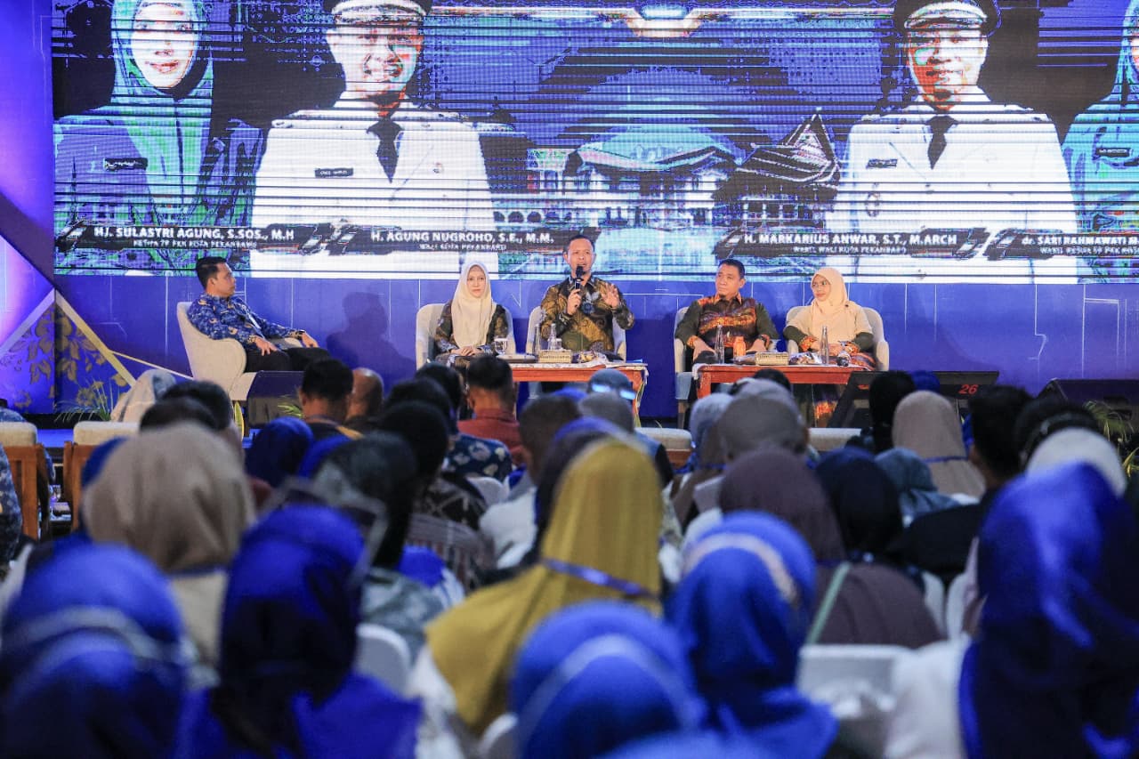 Buka Sosialisasi Produk Hukum, Wako Agung Nugroho Ingatkan Warga Pekanbaru Taat Perda