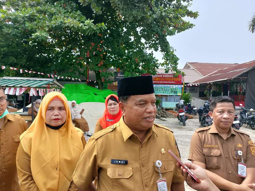 Pemko Pekanbaru Kucurkan Rp2 Miliar Dana Operasional untuk Kebutuhan Mendesak SD-SMP Negeri