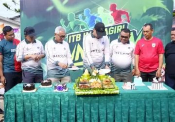 Peringati Dies Natalis ke-4, ITB Indragiri Gelar Fun Run dan Potong Tumpeng, Bupati Ade: Terus Jadi Pelopor Inovasi