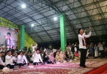 Ribuan Warga Hadiri Tabligh Akbar UAS, Doakan Inhu Segera Diguyur Hujan