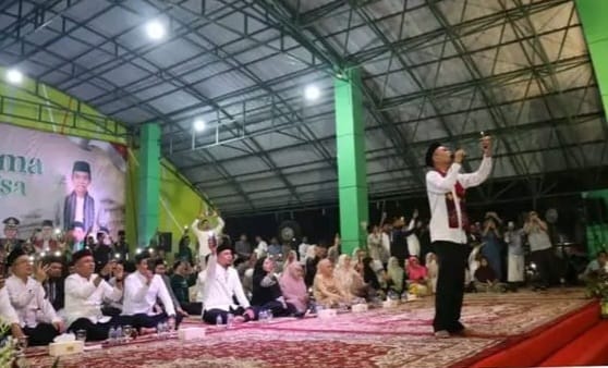 Ribuan Warga Hadiri Tabligh Akbar UAS, Doakan Inhu Segera Diguyur Hujan