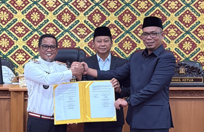 DPRD Sahkan Perubahan APBD Pelalawan 2026 Jadi Rp1,66 Triliun, Bupati Zukri Fokus Layanan Dasar: Kesehatan, Pendidikan dan Karhutla