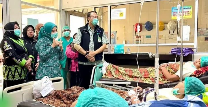 Ketua TP PKK Inhu Suci Rahmiani, Beri Dukungan Moril 6 Ibu Calon Peserta KB MOW di RSUD Indrasari