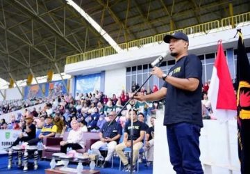 Meriah! Ribuan Pelajar Warni Perdana Drum Band Bupati Cup l Inhu di Stadion Narasinga