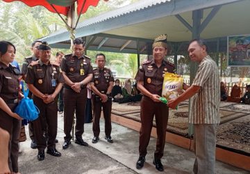 Di Sela Kunjungan Kerja, Kajati Riau Salurkan Bantuan ke Panti Asuhan Dayang Dermah Bengkalis
