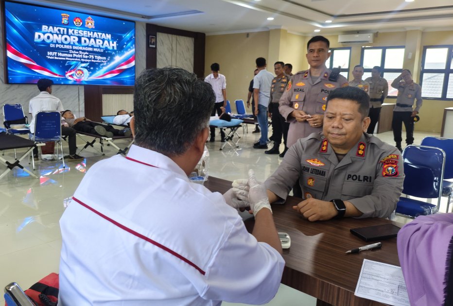 75 Tahun Humas Polri Mengabdi, Polres Inhu Gelar Bakti Kesehatan Donor Darah