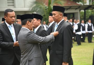 Komitmen Layanan Unggul, Insan PT Bukit Asam Raih Satyalancana Wira Karya dari Presiden RI