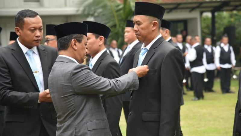 Komitmen Layanan Unggul, Insan PT Bukit Asam Raih Satyalancana Wira Karya dari Presiden RI