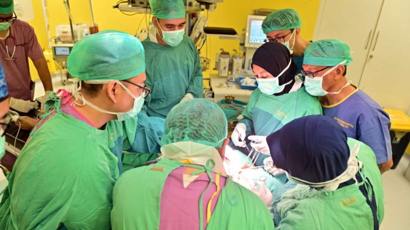 Peringati MBKN ke-4, PERHATI-KL Gelar Operasi THT Hingga Kanker Gratis untuk 17 Pasien di RSUD Arifin Achmad