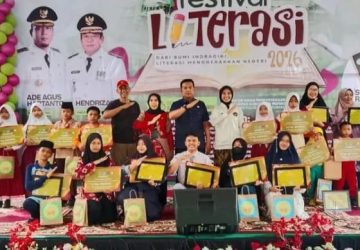 Meriah! Sekda Inhu Zulfahmi Adrian Tutup Festival Literasi 2026