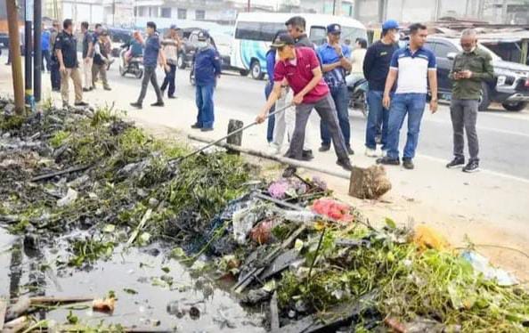 Sumbat Drainase Jalur Lintas Sumatera, Lapak Pedagang di Pasar Soegih Belilas Ditertibkan