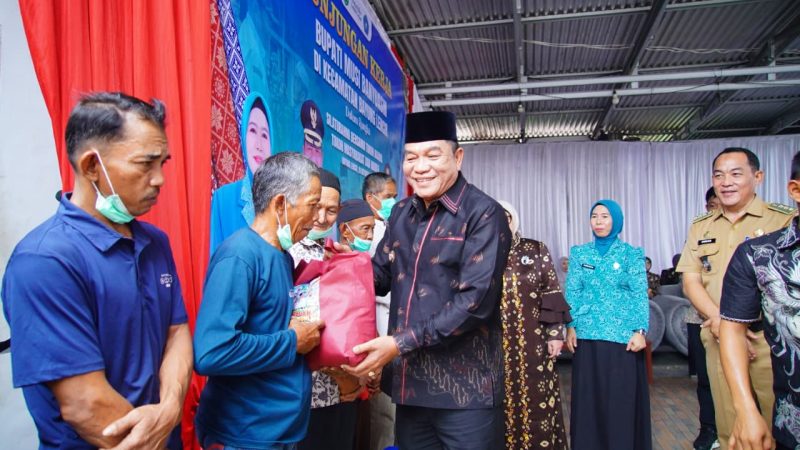 Bupati Toha Turun Langsung ke Bayung Lencir, Serap Aspirasi Warga dan Salurkan Bantuan Sembako