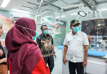 Bupati Muba Cek Dampak Asap Karhutla: Instruksikan Faskes Siaga 24 Jam dan Siapkan Opsi PJJ