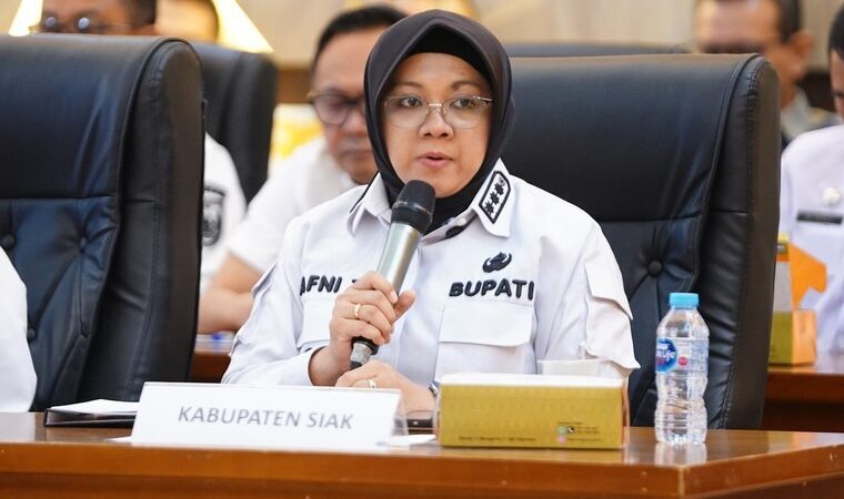 Mangkir 174 Hari Tapi Tetap Gaji buta, Bupati Siak Afni Zulkifli Pecat 10 ASN Nakal!