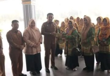 Sekda Inhu Lepas Kontingen Porseni IGTKI-PGRI ke Tingkat Provinsi Riau
